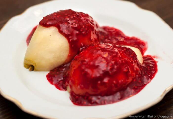poached pears with raspberry sauce