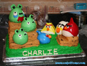 Fun Cake Designs: Angry Birds Cakes