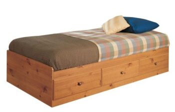 Mountain Pine Twin Size 3-Drawer Storage Bed