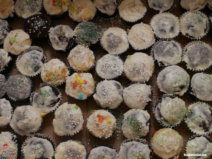 Holiday Baking Made Easy with Pillsbury™ Purely Simple™ Baking and Frosting Mixes