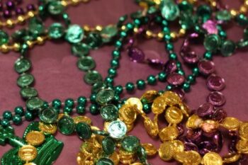 mardis gras beads colors