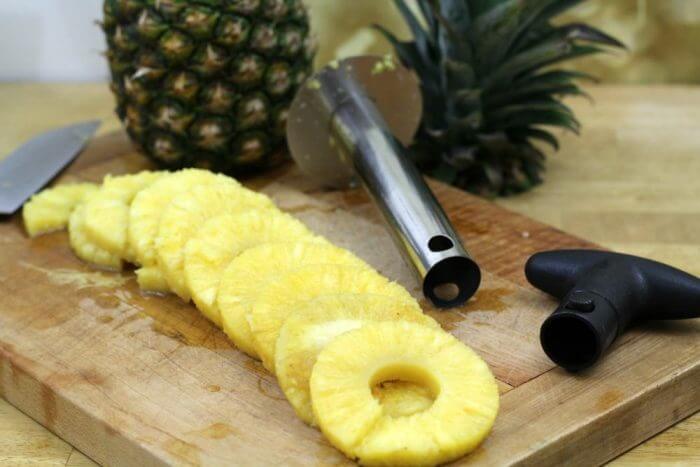 Remove the pineapple from the corer