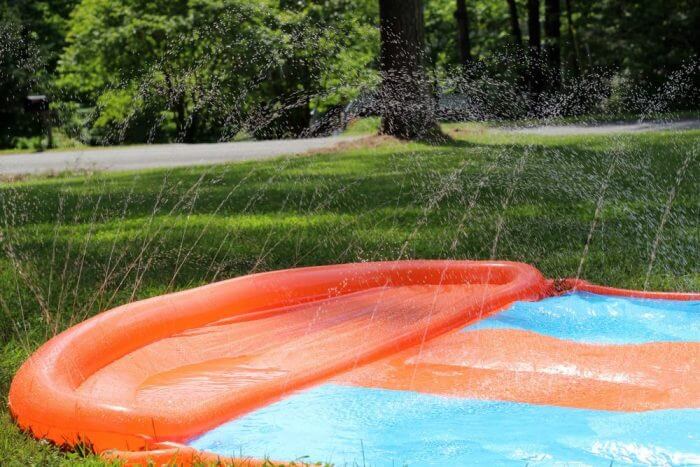 The drench pool at the end of the water slide is big and fills up with enough water for splashing.