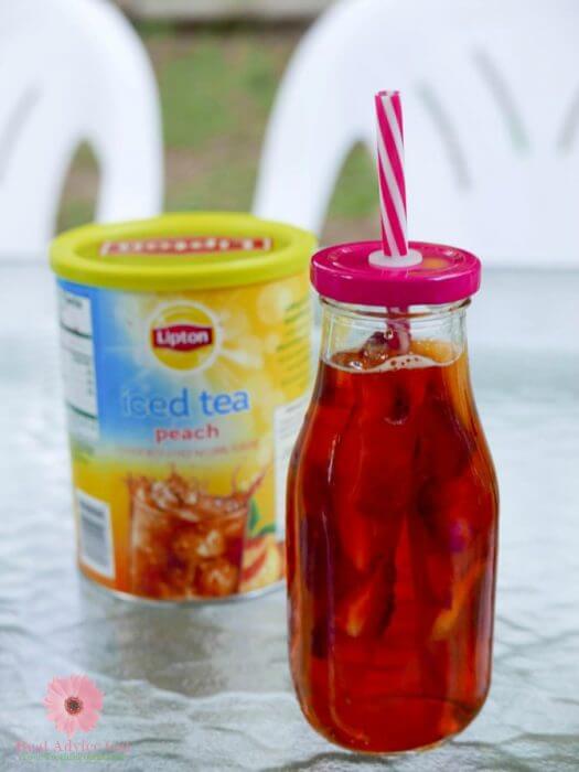 Lipton tea with ice cubes