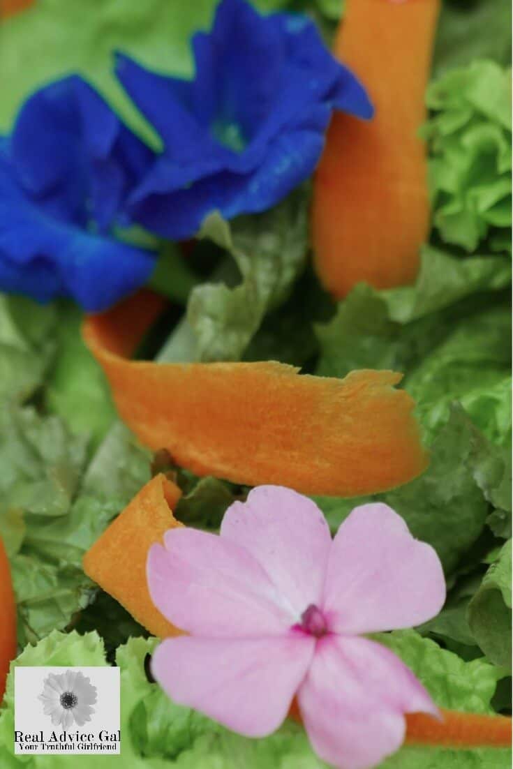 flowers-on-salad