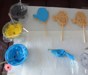 Finding Dory Rice Krispy Treat on a Stick In Process 12