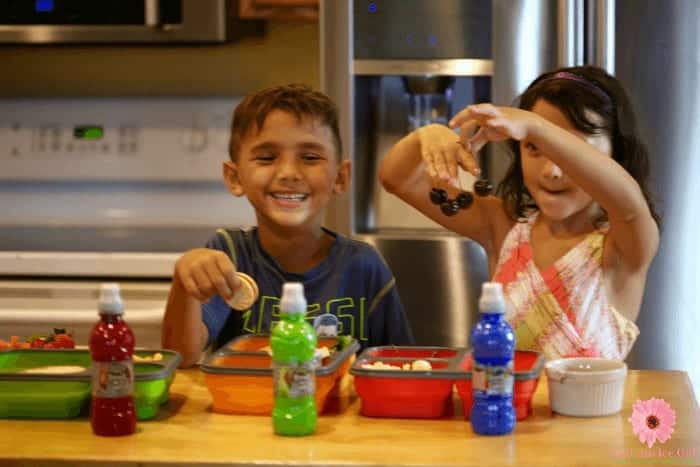 Do you often wonder what food to pack on your kids lunch boxes just to make sure they will eat them? Read my tips and secret on how to get your kids to eat lunch.