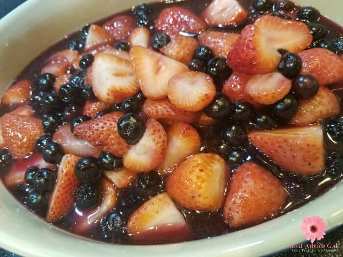 Do you know what sonker is? A North Carolina dessert that's fruity and so delicious and heavely. Learn how to make sonker with my easy recipe