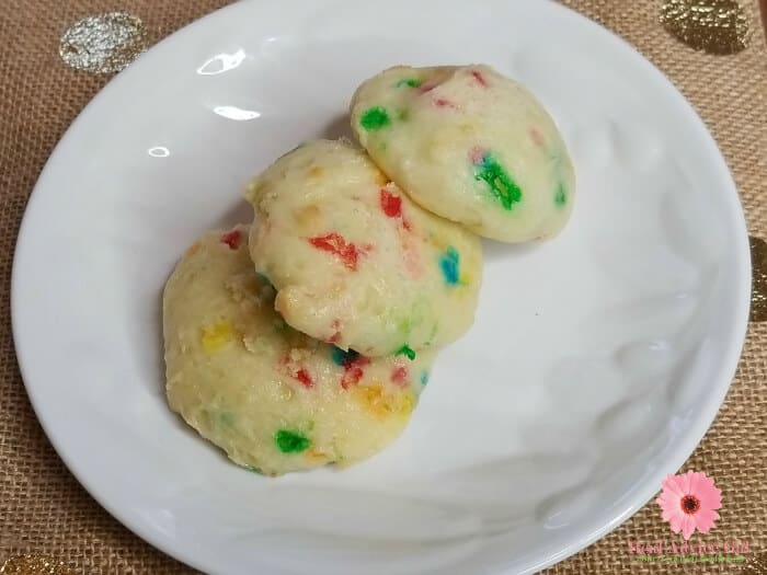 Easy funfetti cookies recipe that's super easy to make and you only need 3 ingredients.