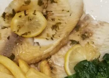 Do you need a simple but tasty recipe for dinner that will only take you few minutes to make? Then save this healthy tilapia pressure cooker recipe!